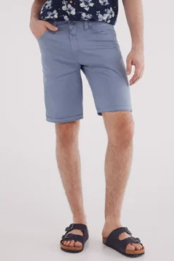 Bermuda cor clara lavada slim fit