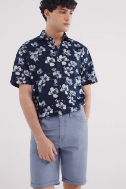 Bermuda cor clara lavada slim fit