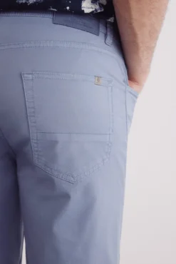 Bermuda cor clara lavada slim fit