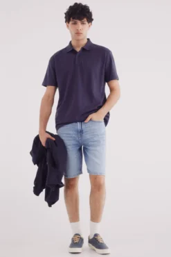 Bermuda jeans regular fit com lavagem média