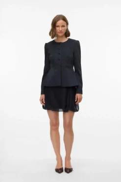 Blazer feminino de cetim com mangas bufantes
