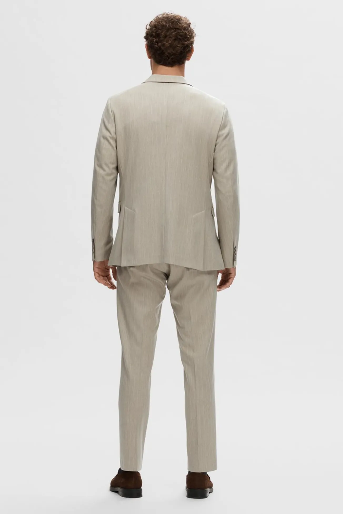 Blazer Slim Fit com risca diplomática confecionado com materiais reciclados