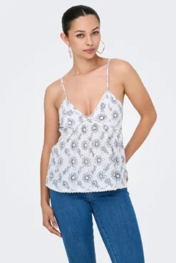 Blusa bordada perfurada