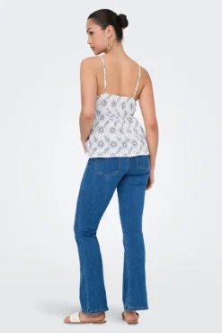 Blusa bordada perfurada