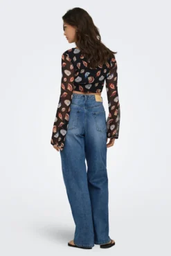 Blusa curta ajustável