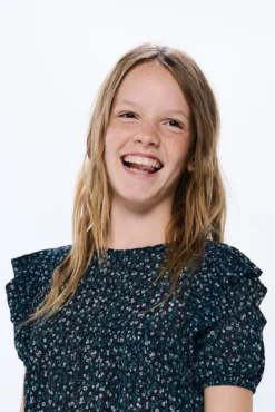 Blusa de flores para menina