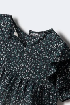 Blusa de flores para menina