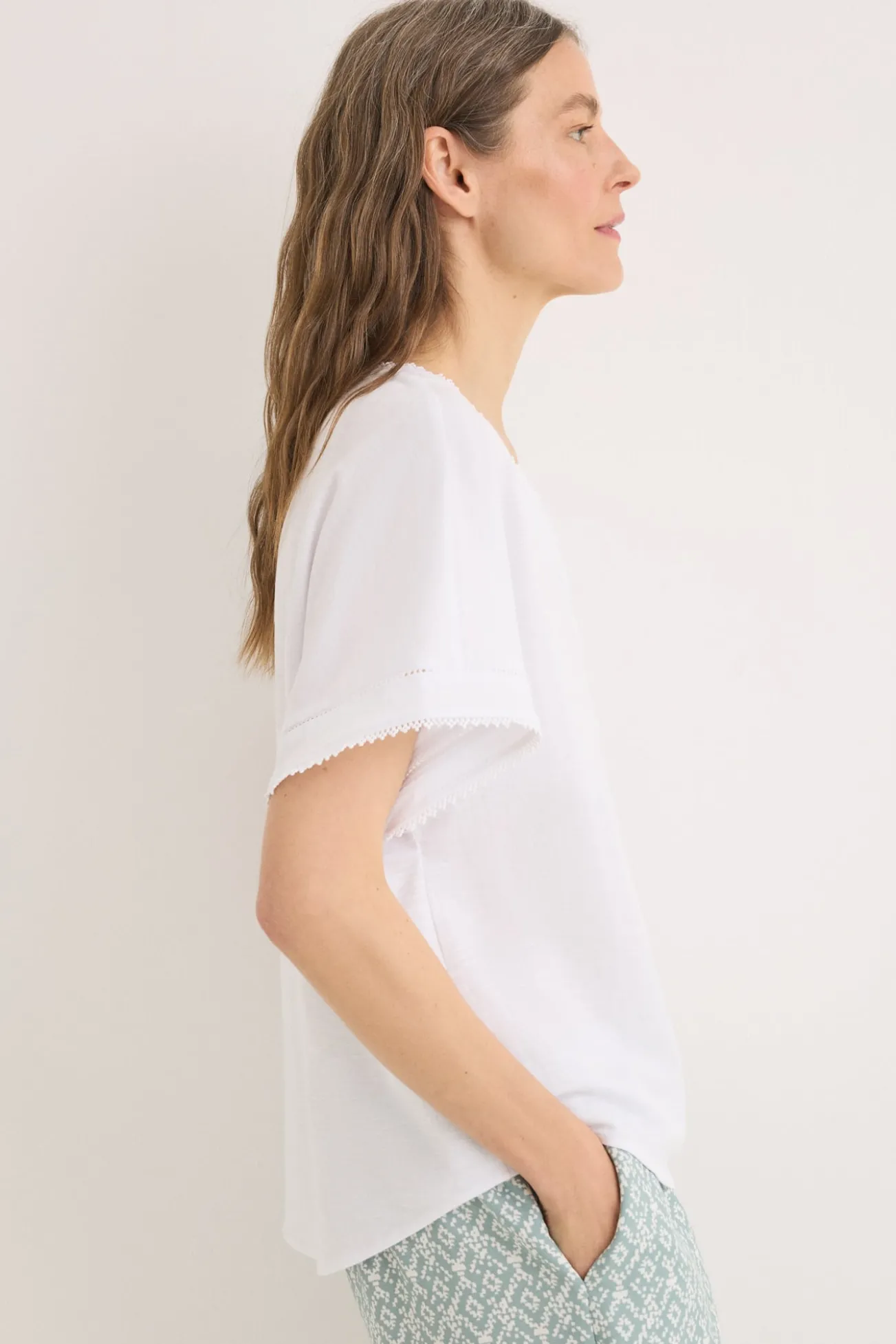 Blusa de renda com apliques