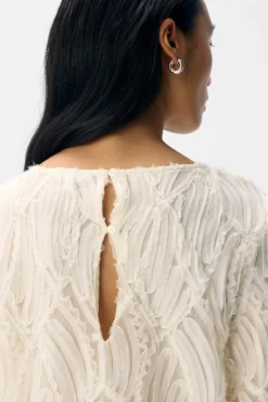 Blusa de tecido texturizado