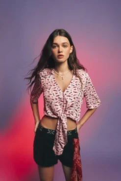 Blusa estampada com nó