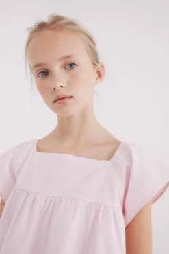 Blusa às riscas oxford de menina