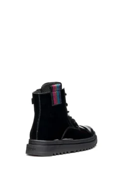 Botas com efeito verniz
