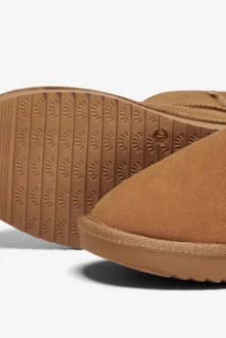 Botins de camurça com forro de pele