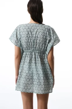 Caftan de praia verde estampado