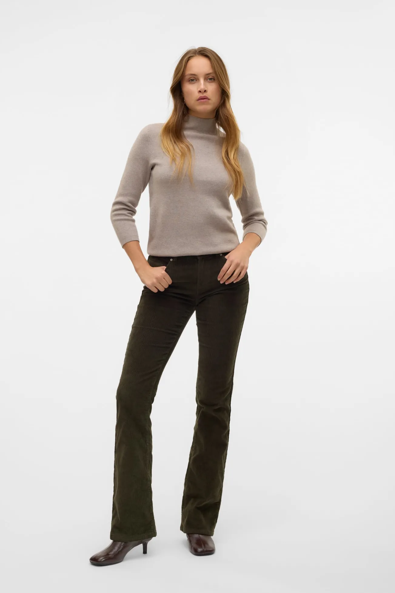 Calça calça boca de sino