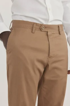 Calça calças chino slim fit com estampa