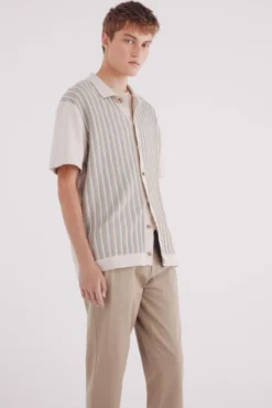 Calça calças chino slim fit com micro estampa