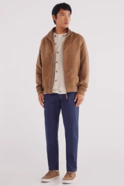 Calça calças chino slim fit com micro estampa