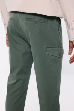 Calça cargo slim fit confortável