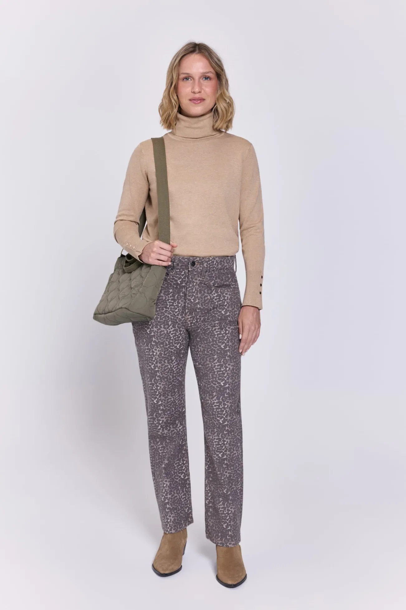 Calça de leopardo com 5 bolsos