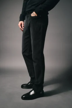Calça de pana 5 bolsos slim fit
