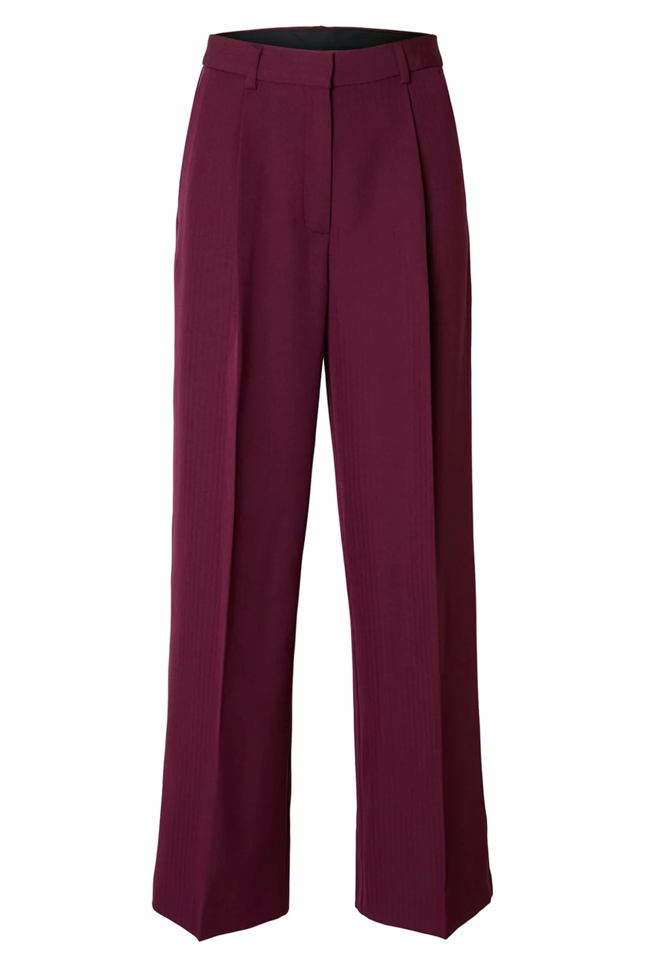 Calça de terno plissadas.