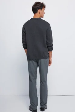 Calça estruturadas e slim fit