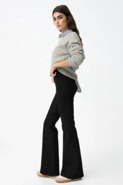 Calça flare