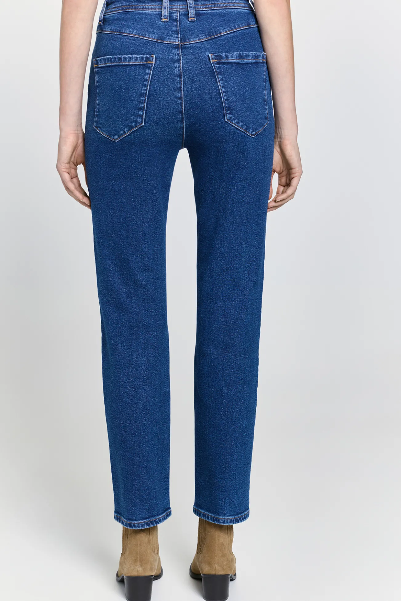 Calça jeans de cintura alta com ajuste regular
