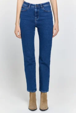Calça jeans de cintura alta com ajuste regular