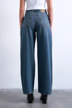 Calça jeans de cintura média