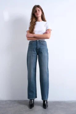 Calça jeans de cintura média