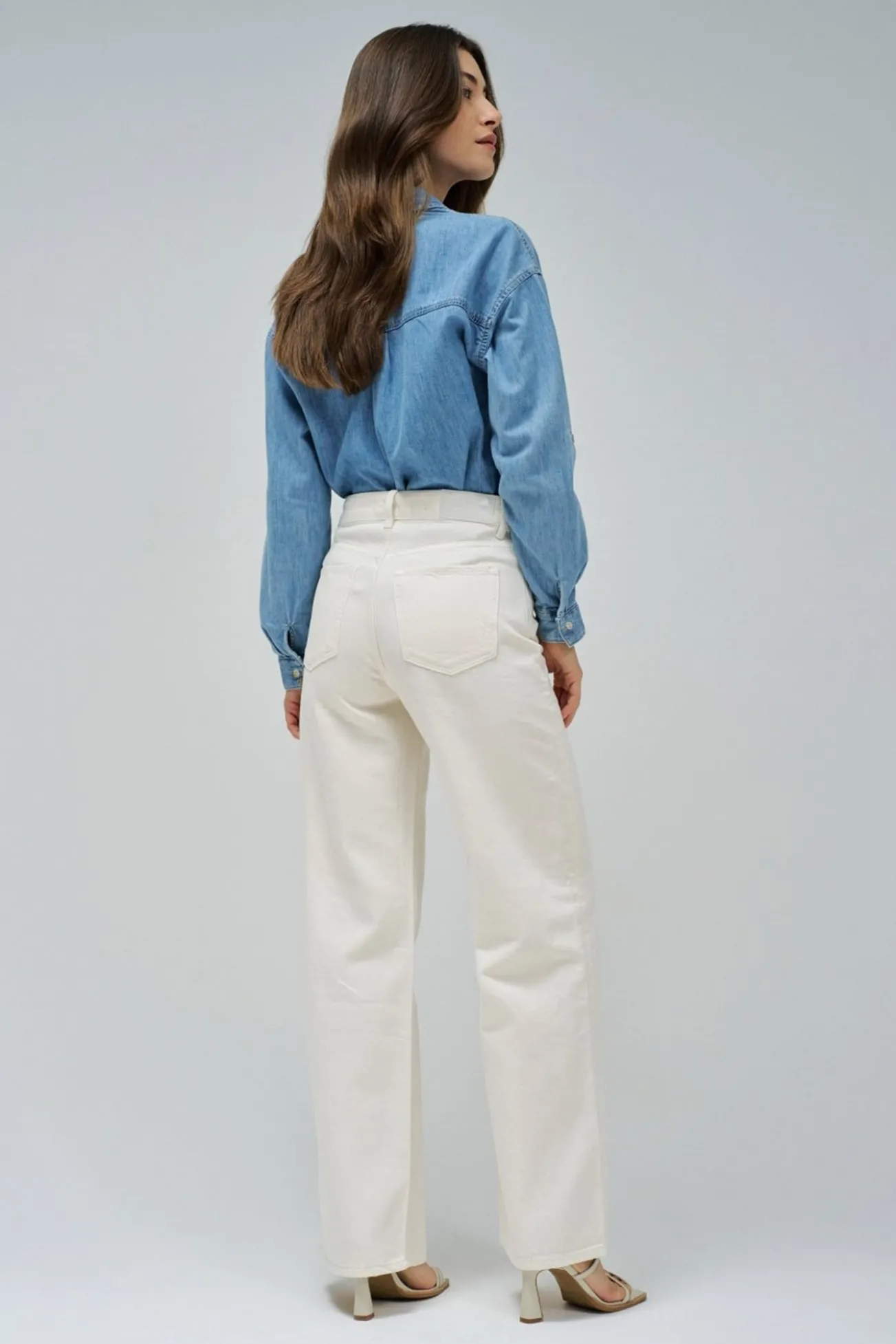 Calça jeans de perna larga
