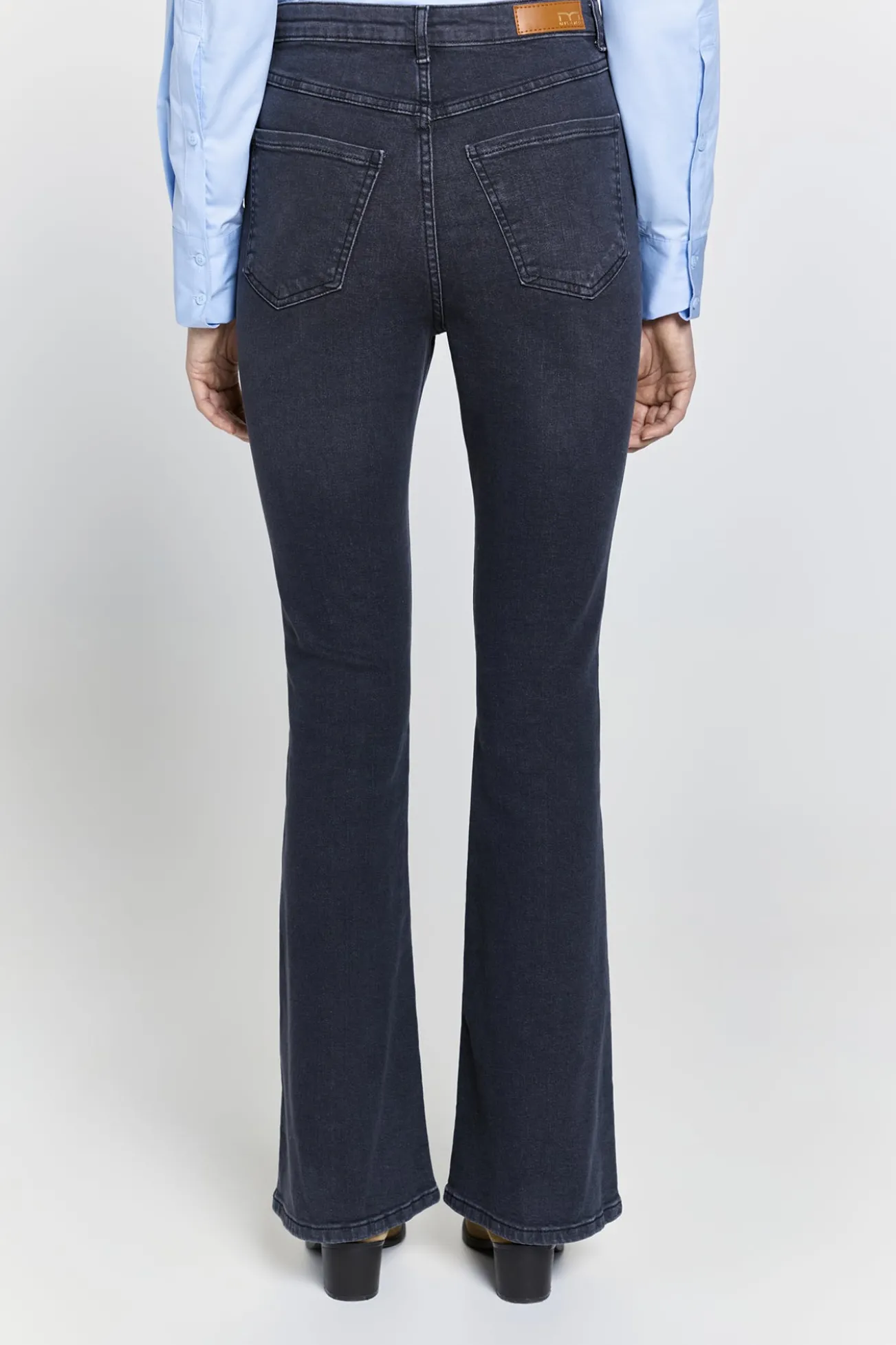 Calça jeans flare de cintura alta