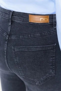 Calça jeans flare de cintura alta