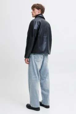 Calça jeans larga