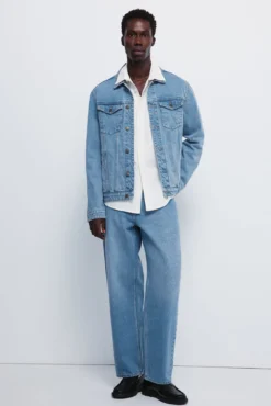 Calça jeans larga com lavagem média