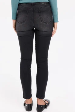 Calça jeans push-up de cintura média
