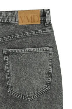 Calça jeans reta de cintura alta