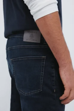Calça jeans slim fit azul bem escura