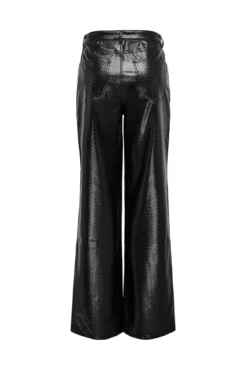 Calça largas de couro vegano