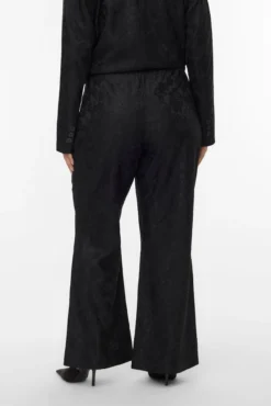 Calça plus size de renda renda