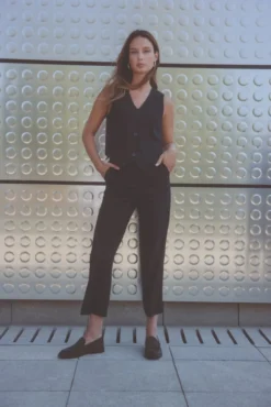 Calça retas com pregas