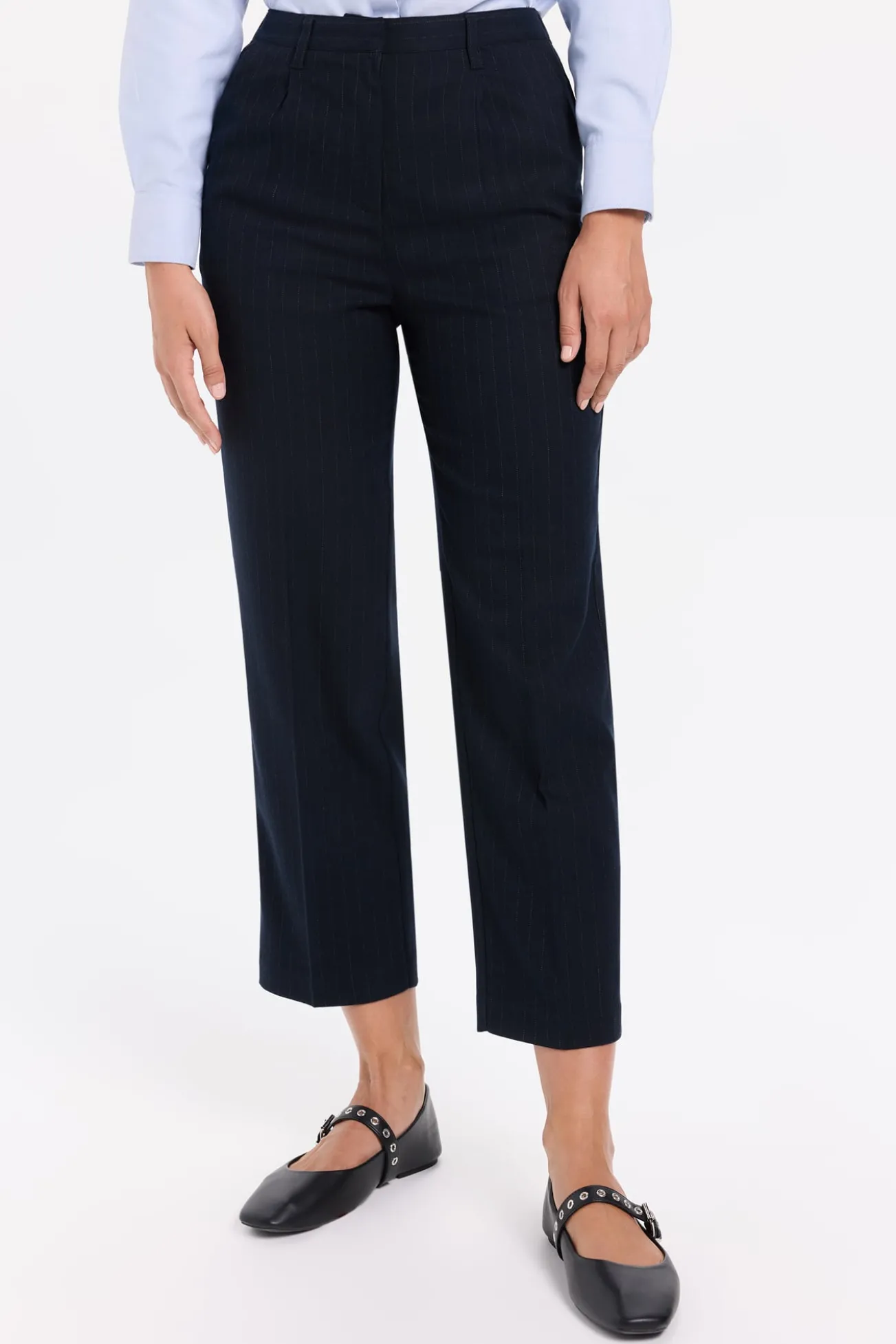 Calça retas com pregas