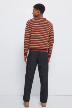 Calça retas com pregas, corte largo