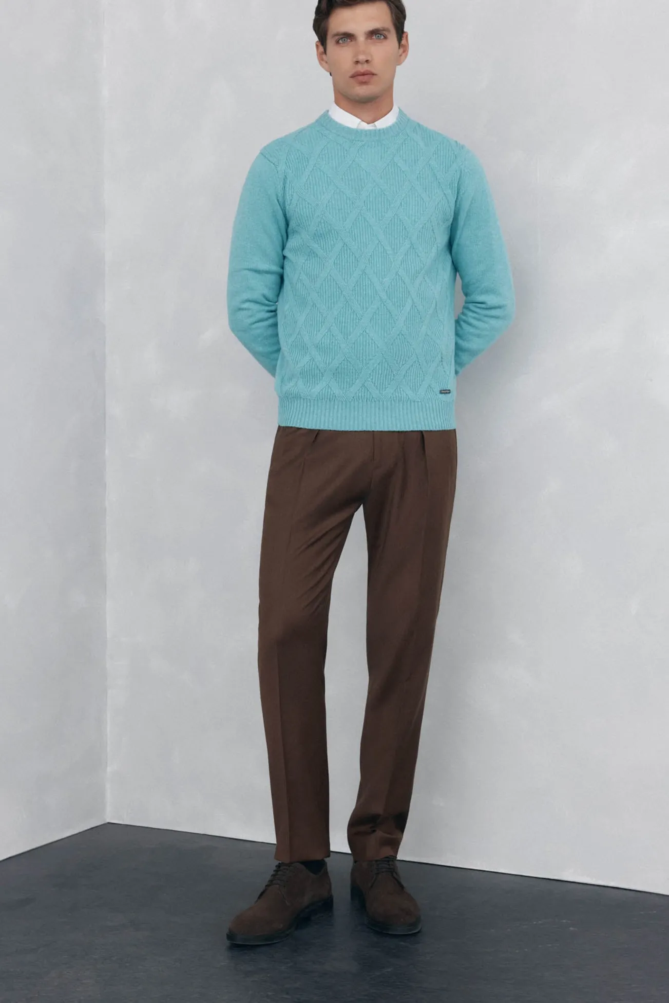 Calças chino com pinças regular fit