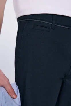 Calças chino estampado slim fit