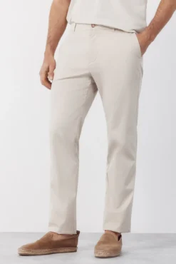 Calças chino técnicas slim leves