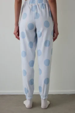 Calças de pijama com detalhe de laço de bolinhas mágicas