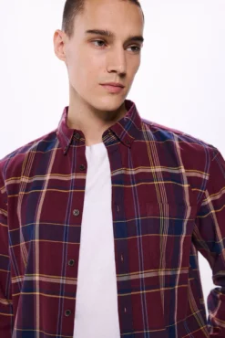 Camisa aos quadrados